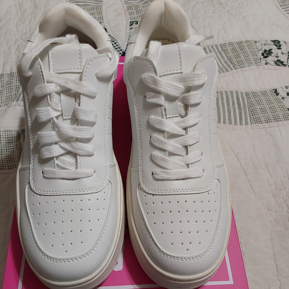 Corkys White Pregame Sneakers W Memory Foam Insert